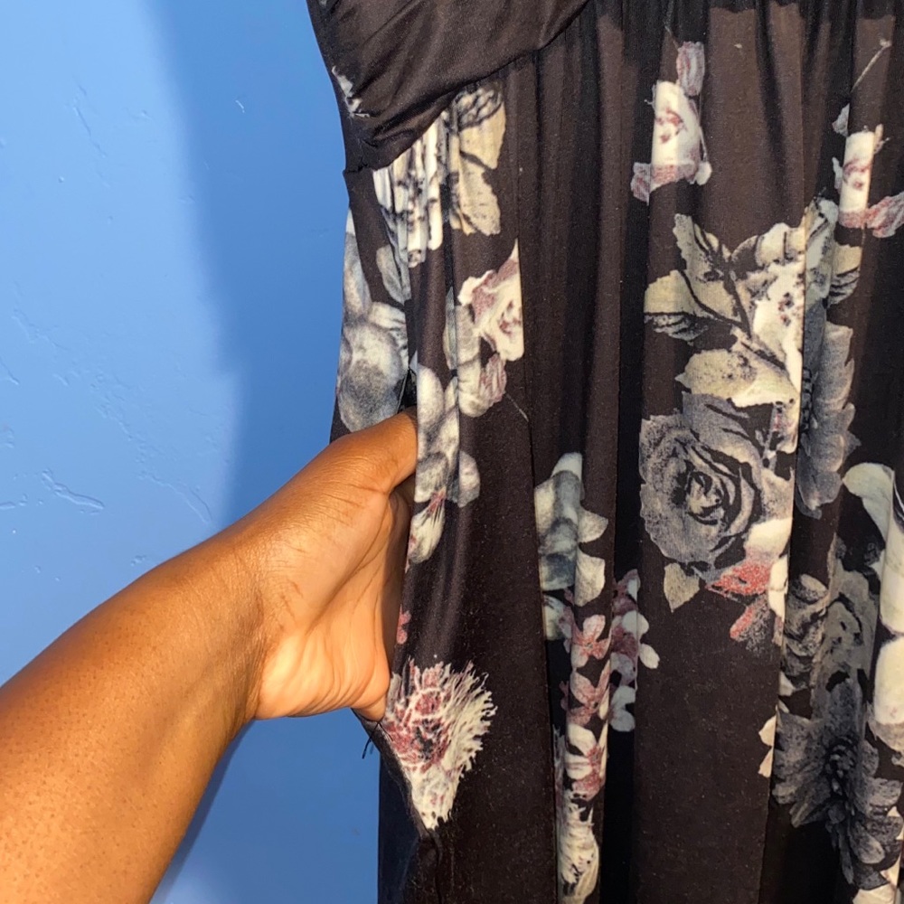 Long Dress - Picture 3 of 7